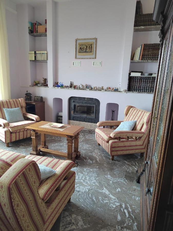B&B La Finestra Sul Mare ริปาตรานโซเน ภายนอก รูปภาพ