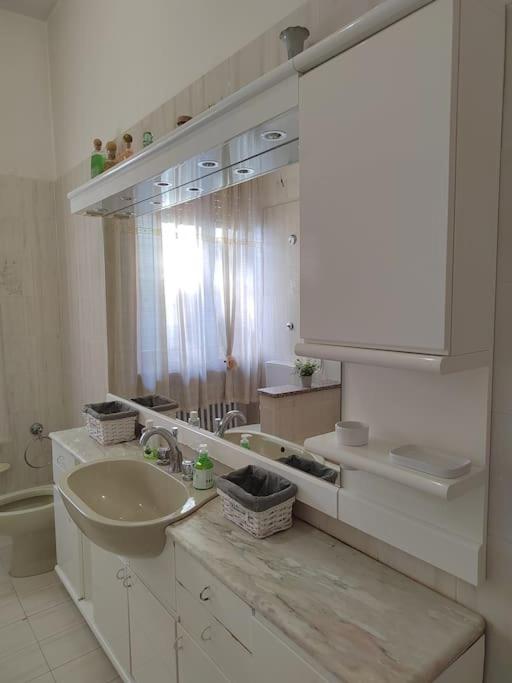 B&B La Finestra Sul Mare ริปาตรานโซเน ภายนอก รูปภาพ